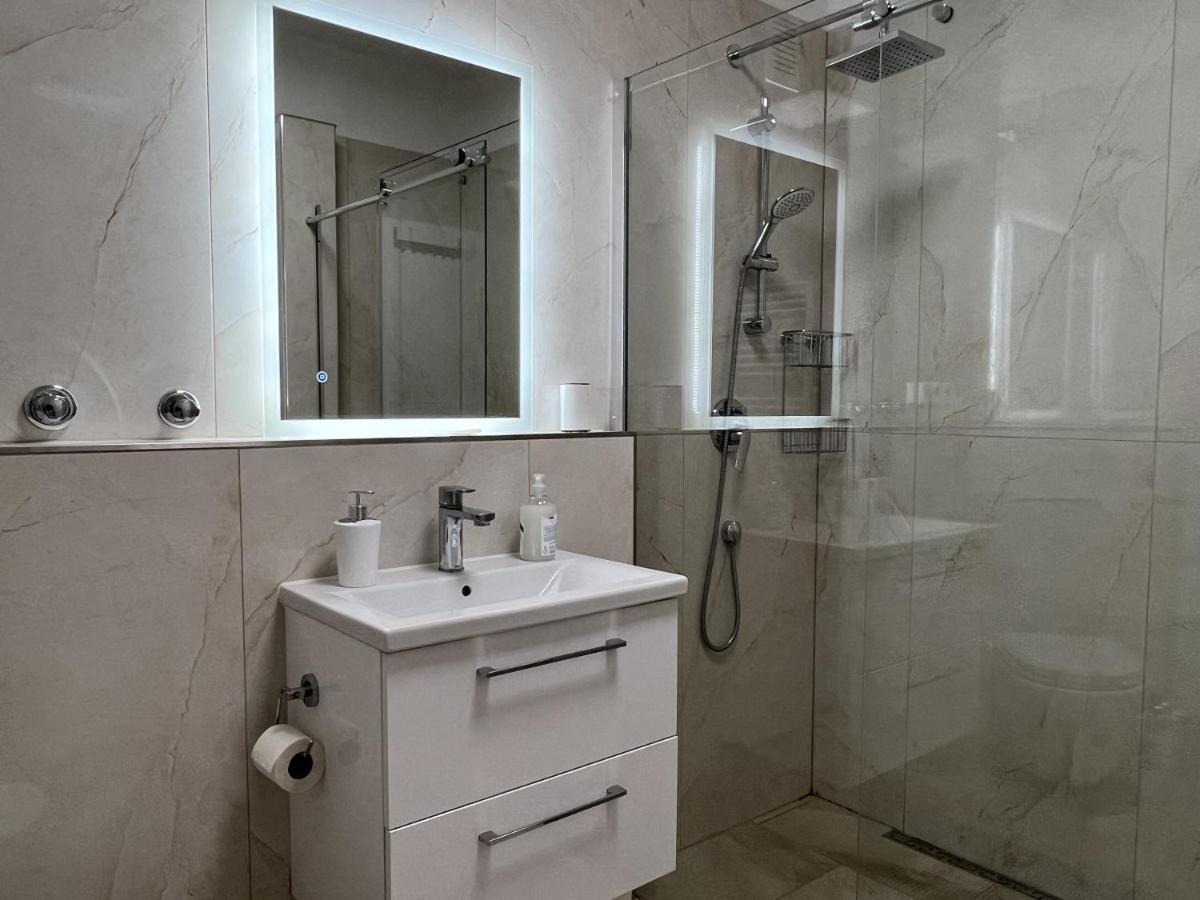 Luxus City Apartment บาเดน-บาเดน ภายนอก รูปภาพ